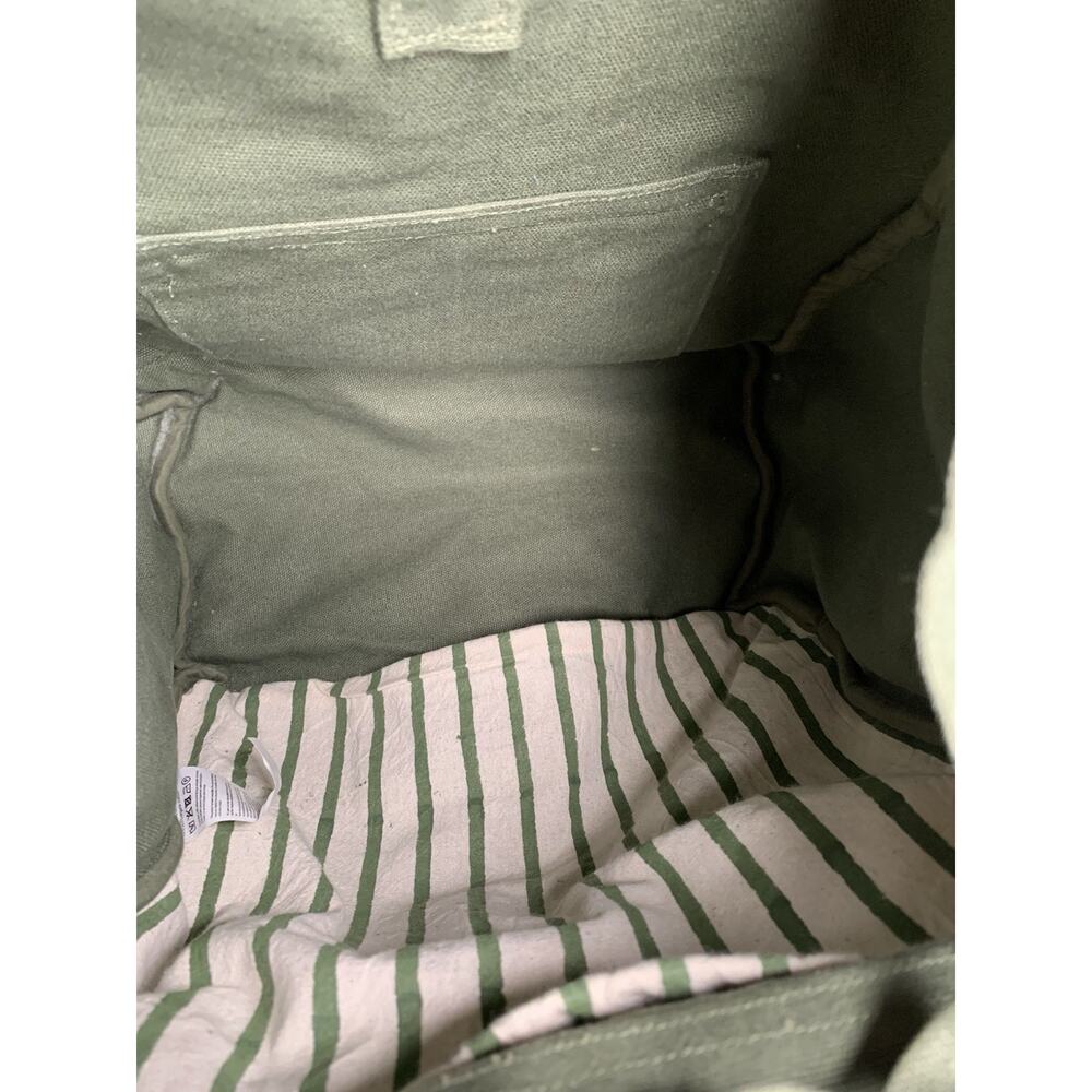 Hindbag Unisex Eliot olive green canvas Backpack bag with charm - Picture 11 of 13